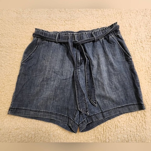 Lane Bryant belted waist denim elastic waist shorts plus size 18 - Picture 1 of 6